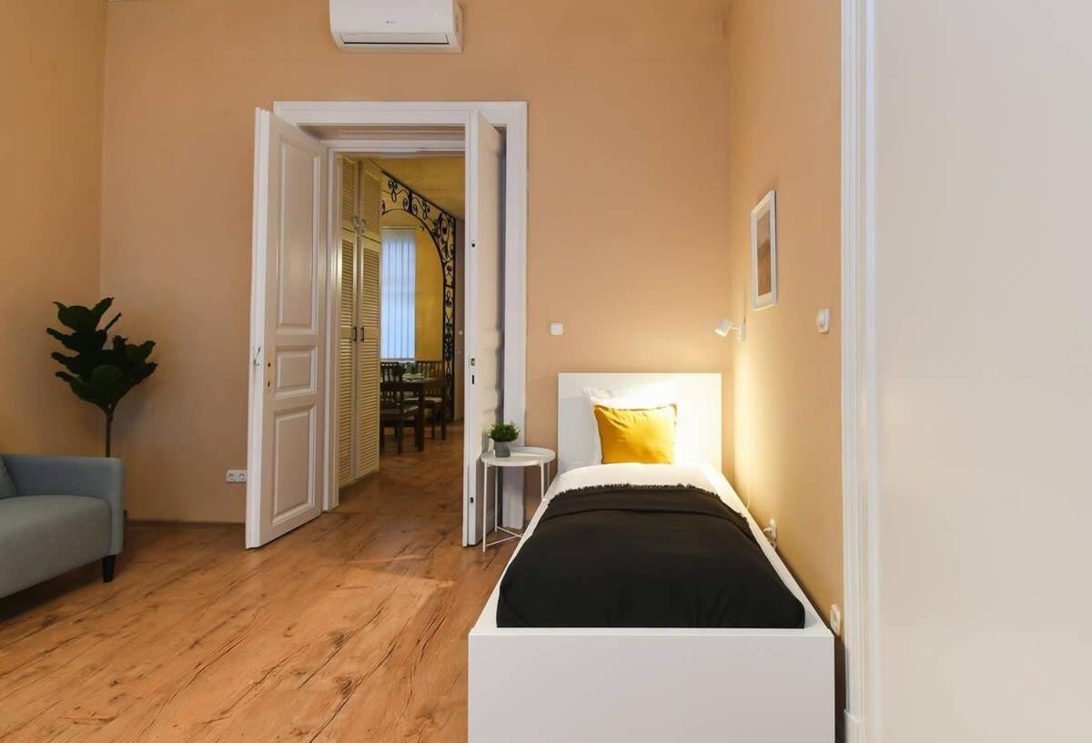 Very Central Very Spacious New Home Budapest Exterior photo